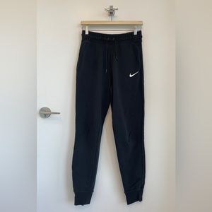 Nike Women’s Fleece Jogger, Small